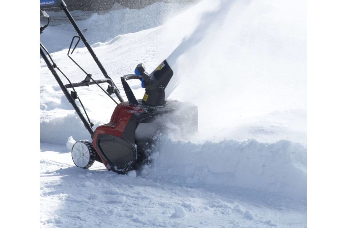Toro 18 in. Power Curve 15 Amp Electric Snow Blower - 38381