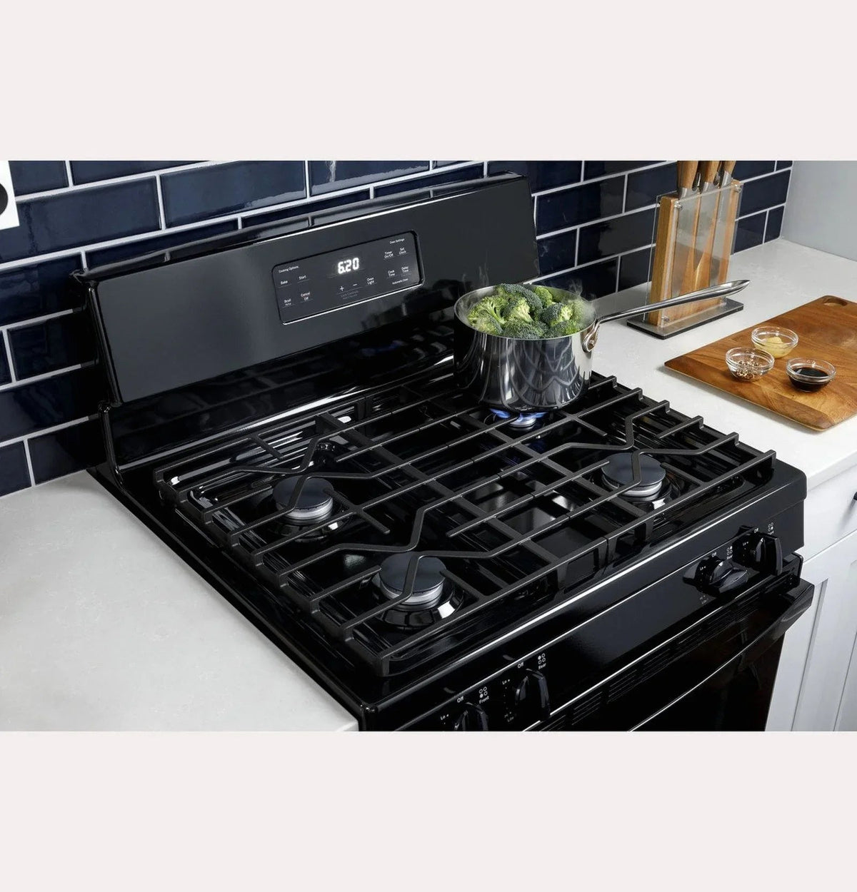 GE JGBS61RPSS 30 in. Freestanding Gas Range, 4.8 cu. ft., Stainless Steel